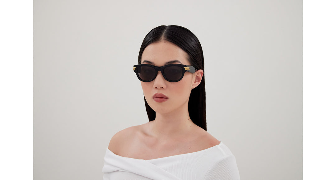 サングラス BOTTEGA VENETA Woman Sunglasses Green BV1323SK 003 Bottega Veneta Sunglasses BV1323SK 003 Crystal Green Crystal