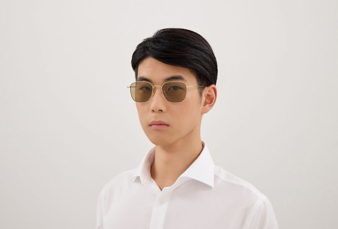 Montblanc MB0477SA Square Sunglasses | Fashion Eyewear display picture 3