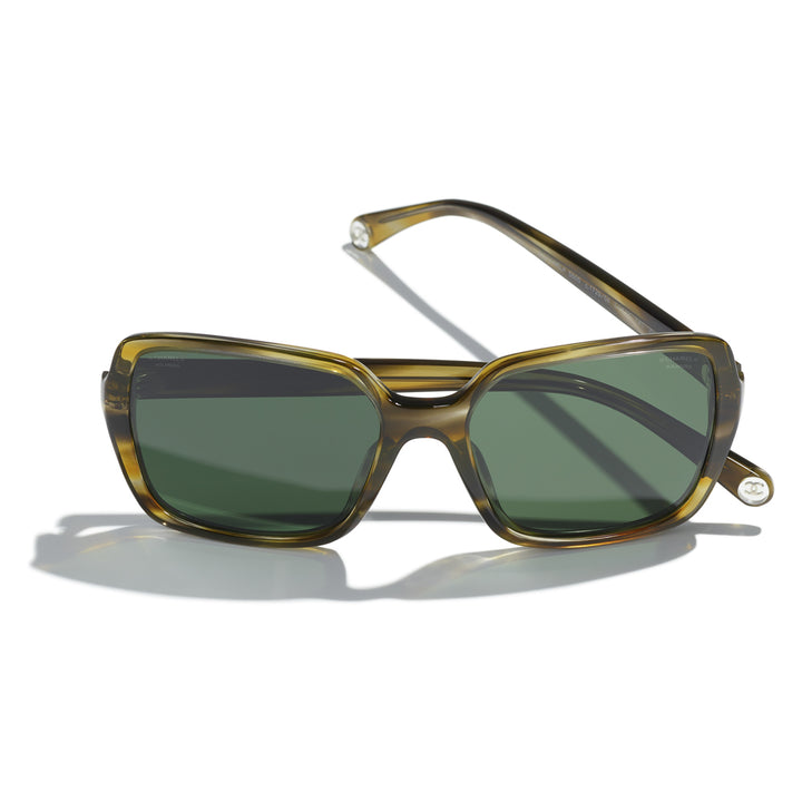 CHANEL 5505 Square Sunglasses | Fashion Eyewear UK