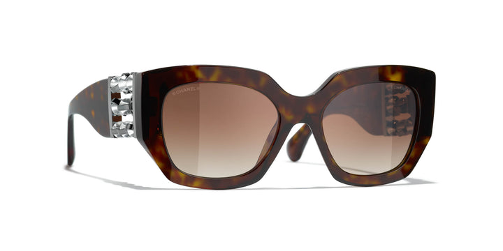 オリバーガル　CHANEL　40.5×40.5 CHANEL 5545 Cat Eye Sunglasses | Fashion Eyewear