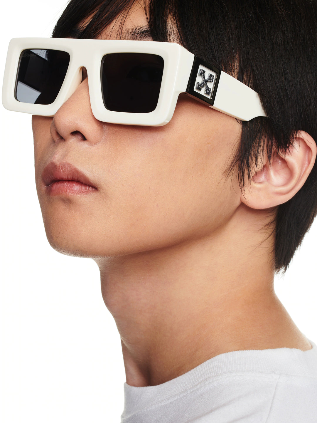 Off-White Leonardo Oeri049 Square Sunglasses | Fashion Eyewear Off-White Leonardo Oeri049 Square Sunglasses | Fashion Eyewear